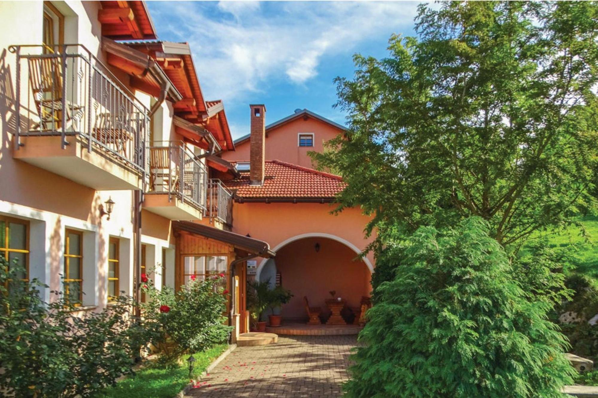 פיבקה House Na Meji With Sauna - Happy Rentals מראה חיצוני תמונה