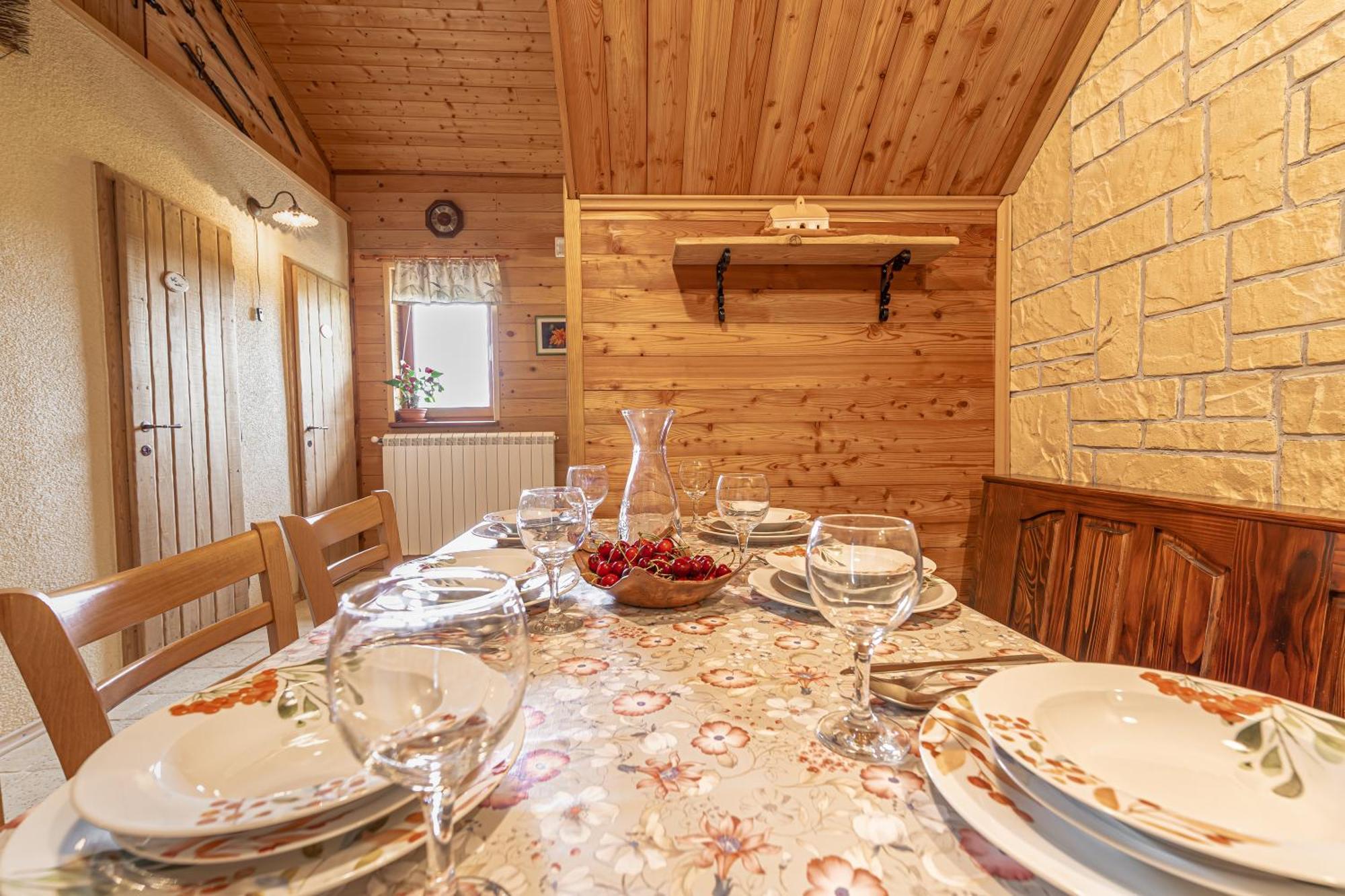 פיבקה House Na Meji With Sauna - Happy Rentals מראה חיצוני תמונה