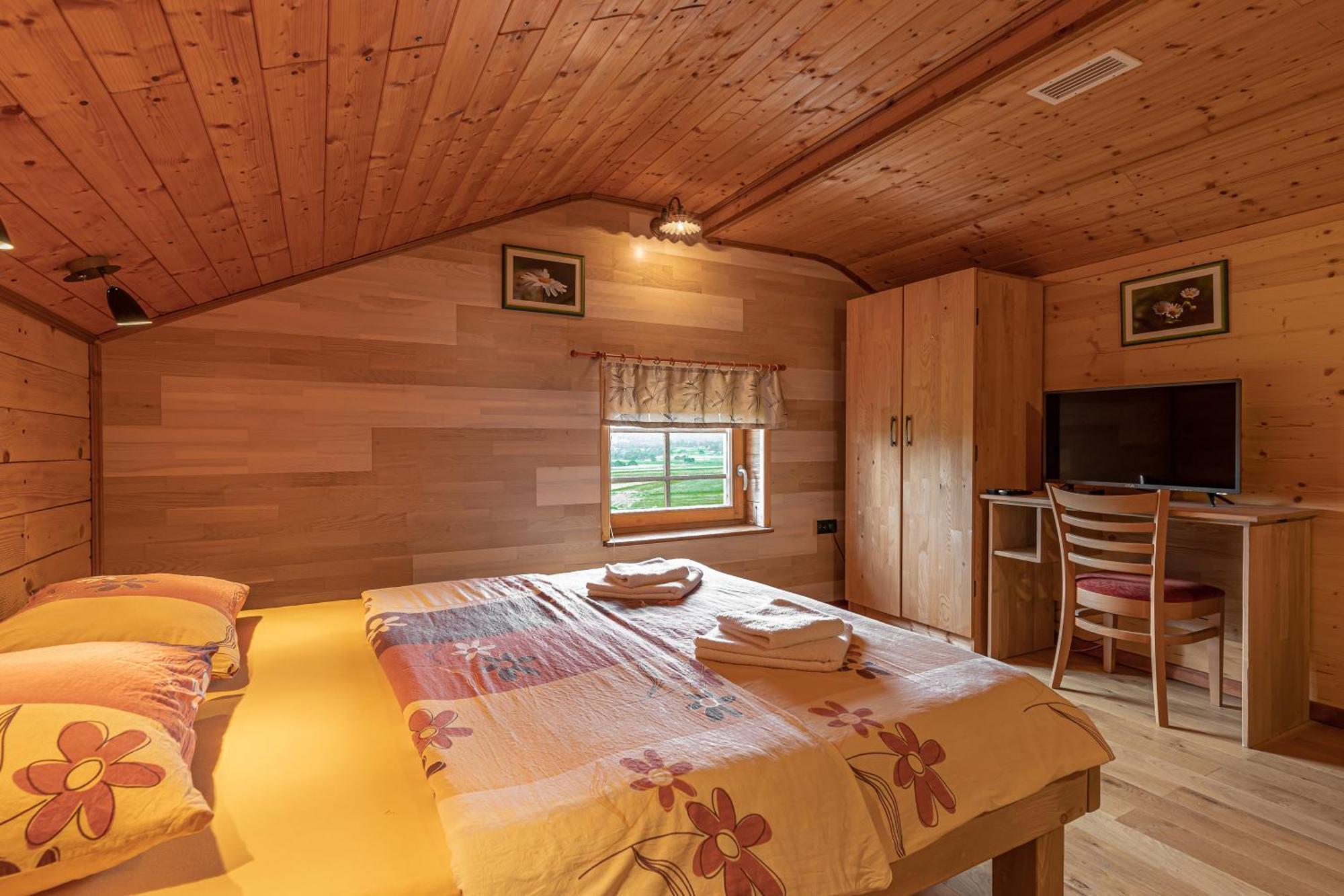 פיבקה House Na Meji With Sauna - Happy Rentals מראה חיצוני תמונה